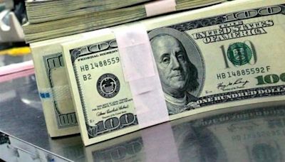 El dólar blue cotiza estable pero reaccionan los financieros