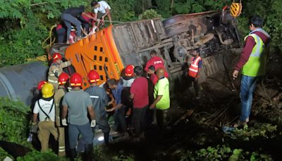 5 Pilgrims Killed, 30 Injured After Bus Collides With Tractor On Mumbai-Pune Expressway