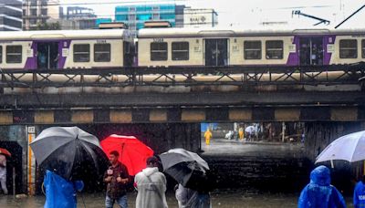 Mumbai On Red Alert Till Tomorrow As Rain Wreaks Havoc, Police Request People To 'Stay Indoors' - News18