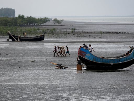 Teenage Rohingya refugee killed in Bangladesh by shell fired from Myanmar