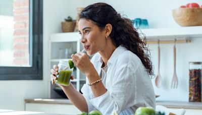 "C'est très dangereux !" : Un expert met en garde contre certains jus détox... et d'autres régimes à la mode