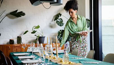 How To Ensure Your Dinner Table Isn't Cluttered Before Guests Arrive
