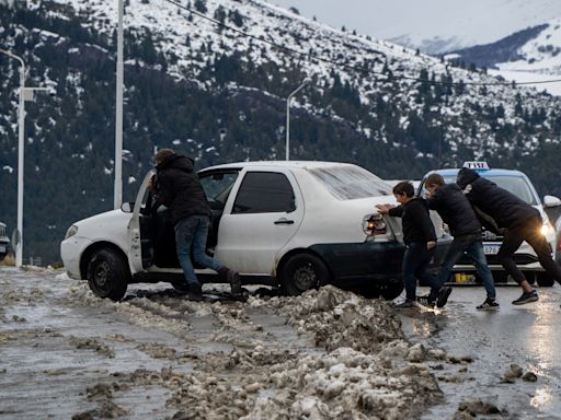 Alerta amarilla y naranja: tres fenómenos meteorológicos confluyen en la Cordillera con daños, cortes viales y cierre de escuelas