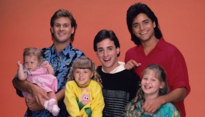 See New Pic of Mary-Kate and Ashley Olsen's 'Full House' Reunion