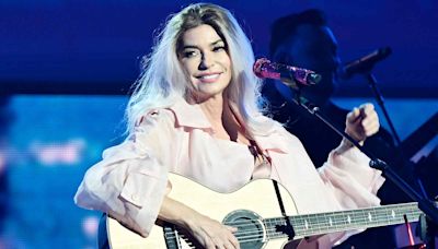 Shania Twain Talks 20-Lb Dresses, Wigs and Losing Her Virginity as She Kicks Off Latest Vegas Run (Exclusive)