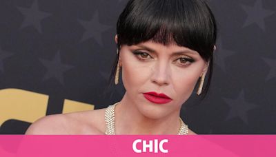 Christina Ricci revela cómo el cine la alejó del abuso de su padre, un hombre "narcisista" con aspiraciones sectarias