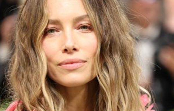 Jessica Biel Enjoys “Heavenly” Mother’s Day Solo with a Sizzling Hot Bikini Pic - E! Online