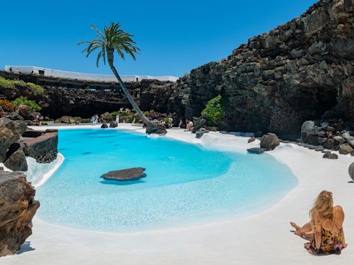 Vulcões, vinhedos e liberdade: explorando Lanzarote, um paraíso gay friendly na Espanha