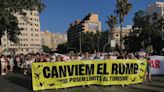 Más de veinte mil personas dicen "basta" al turismo de masas en Baleares