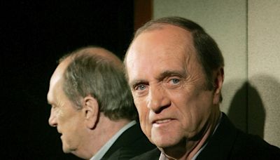 Comedian Bob Newhart, deadpan master of sitcoms and telephone monologues, dies at 94