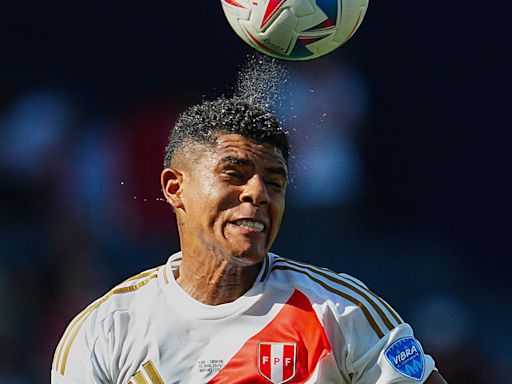 Assistant referee faints in Peru v Canada Copa America clash