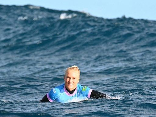 Quem é Tatiana Weston-Webb, a surfista gaúcha que está na semifinal das Olimpíadas de Paris | GZH