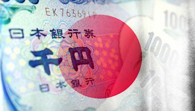 Japanese yen hits fresh 34-year low despite verbal intervention from authorities