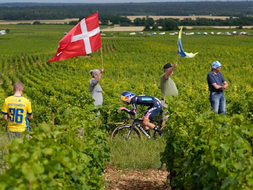 Then it s gone forever: AP photographers race to capture fleeting Tour de France scenes