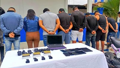 Cuatro policías peruanos fueron detenidos en Ecuador por presunto tráfico de armas