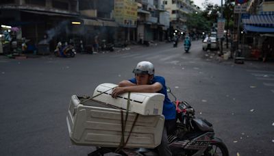 At this sprawling Vietnam market, workers recycle E-waste