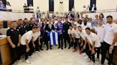 El presidente de la Diputación recibe a los jugadores del Hércules tras su ascenso a Primera Federación