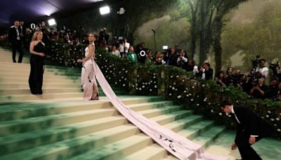 “Bellas durmientes”: lujo botánico en la Met Gala