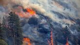 Air tanker pilot killed as US wildfires spread