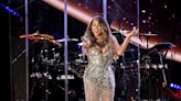 Mariah Carey brings her daughter on stage for duet of ‘Away in a Manger’