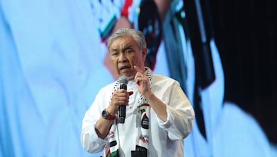 Nurul: Back-to-back programmes as Umno president to blame for father Zahid’s ‘long live Israel’ blunder