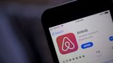 Airbnb socavó el equipo que eliminaba usuarios extremistas, según un denunciante