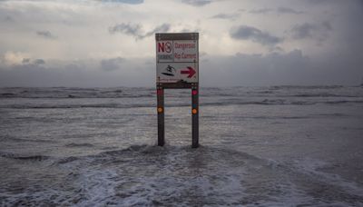 Around 1,400 flights canceled as Tropical Storm Beryl hits Texas, cruises changed