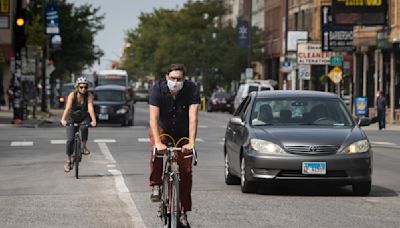 Bicycling in Chicago doubled in 5 years, but bikers still worry about safety