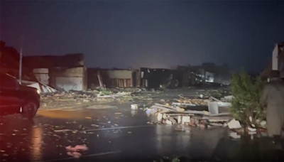 Evalúan la destrucción que dejó una noche de tornados y tormentas en el Centro Sur de EEUU