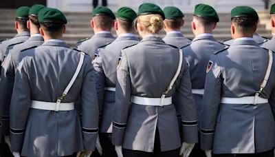 Bundeswehr: Wehrbeauftragte kritisiert Frauenmangel bei der Bundeswehr