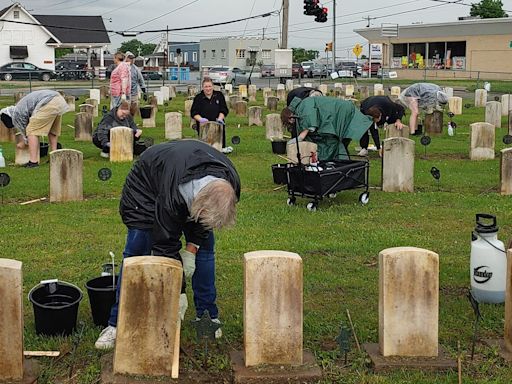 Volunteers, Chillicothe Monument clean Soldier's Circle in time for Memorial Day