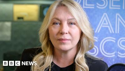 Kirsty Young: Presenter reveals 'loneliness' of chronic pain