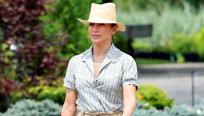 Jennifer Lopez Hangs with Friends in the Hamptons on Fourth of July, While Ben Affleck Stays in LA