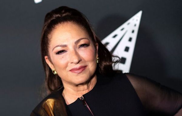 Gloria Estefan stopped by a popular Boston live music spot