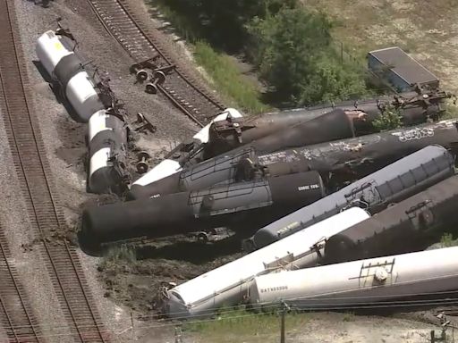 Freight train derails in suburban Chicago