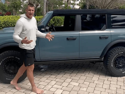 Rob Gronkowski wears beaming smile as he shows off custom new Ford Bronco