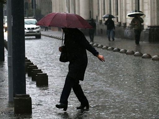 Minuto a minuto | Sistema frontal: Más de 600 mil clientes se encuentran sin luz en la Región Metropolitana - La Tercera