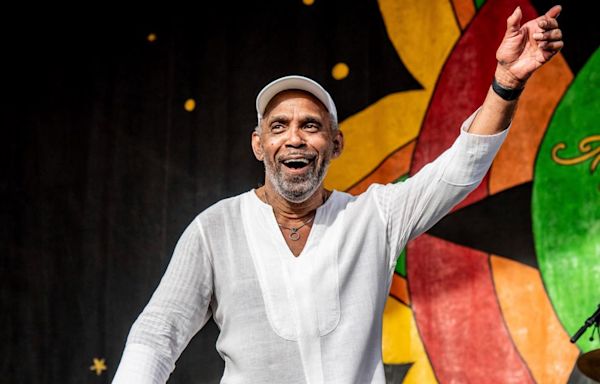 Frankie Beverly gets a New Orleans-style funeral parade