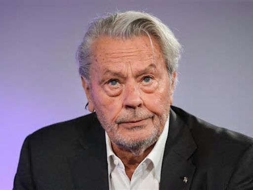 Ukraine verleiht Verdienstorden an Alain Delon