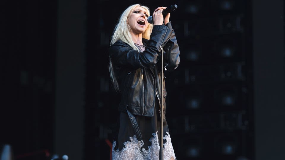 Singer Taylor Momsen bit by a bat while performing on stage