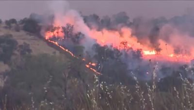 Megaincendio se convierte en uno de los más grandes en la historia de California