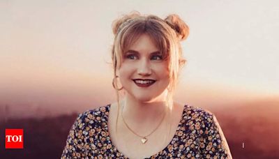 Jillian Bell to make his directorial debut with ‘Summer of 69’ comedy for Hulu, starring Chloe Fineman | English Movie News - Times of India