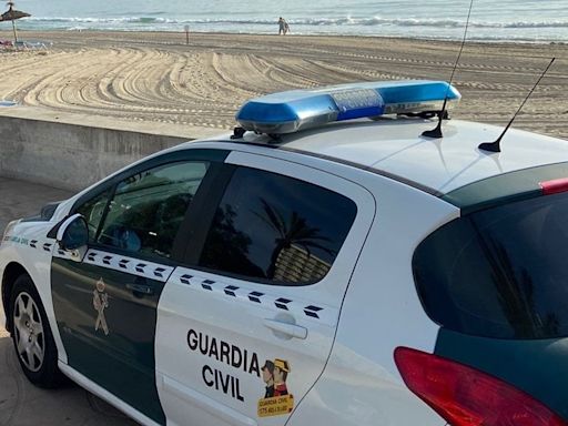 Encuentran el cuerpo de una mujer francesa con un arma blanca clavada en la cara en una caravana en Castellón