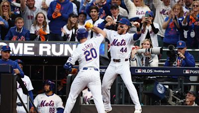 Mets take advantage of raucous atmosphere to move within 1 win of NLCS