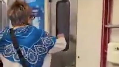 VIDEO: Mujer reclama a conductor por suicidio en Metro Copilco… 'Viejo pen..'