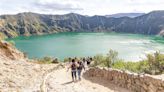 Investigadores miden CO₂ de dos lagos de la Sierra ecuatoriana para entender cómo ocurrieron erupciones