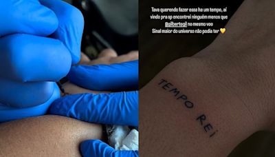Filha de Flávia Alessandra faz tatuagem após encontrar Gilberto Gil em voo; entenda