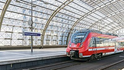 Bahn-Mitarbeiter drohen mit Streik zur EM!