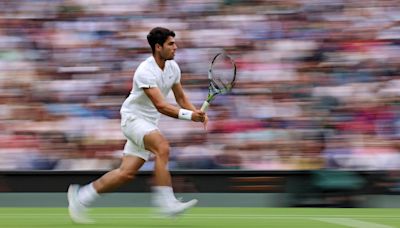 El punto increíble de Carlos Alcaraz en Wimbledon: una defensa genial y el pase a los cuartos de final