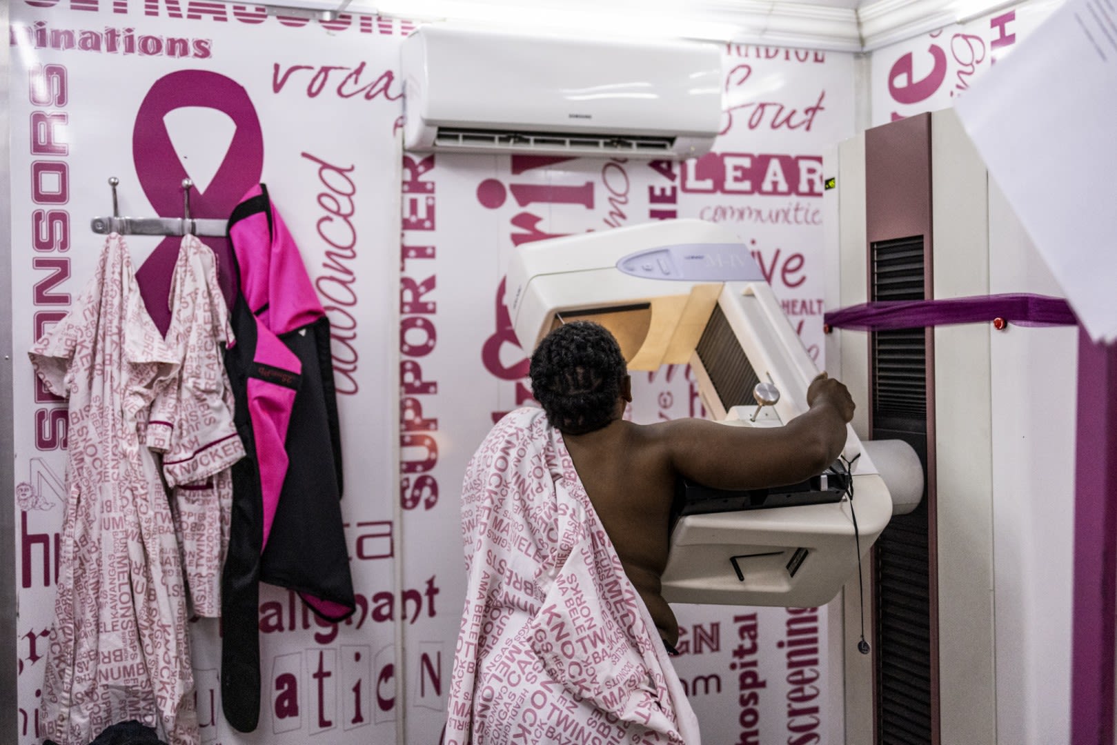 Mammography is not banned in Switzerland, suspended in Canada